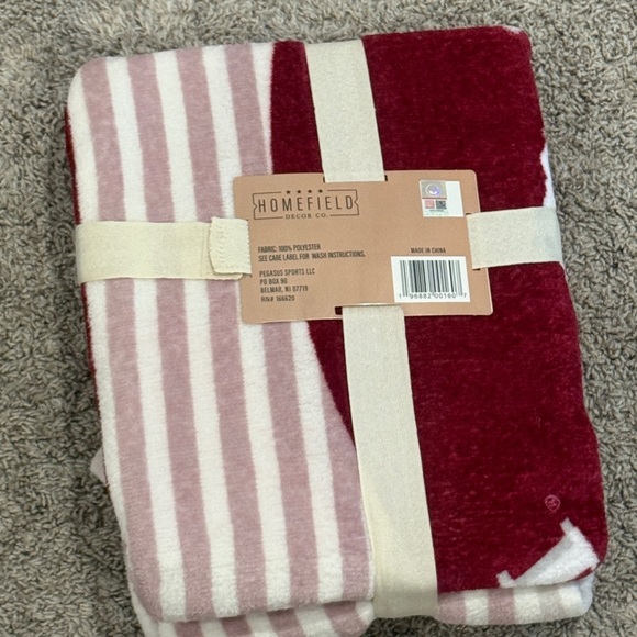 Texas A&M Striped Holiday Blanket - Picture 2 of 3